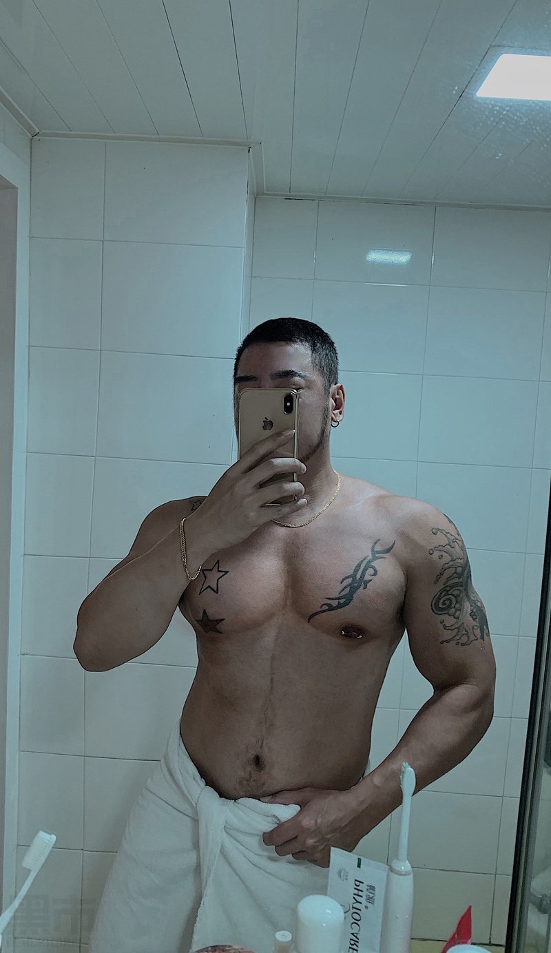 M81_男套图797照片+83视频（好身材爱健身达人有肌肉同人照片 有西装照 有开豪车照片 有钱人）-13