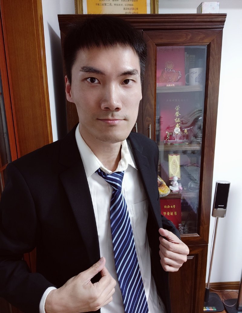 M82_男套图293照片+5视频（普通大学工作人员形象照 有和中超球星合影照片组 三十五岁成熟男人生活照）-1