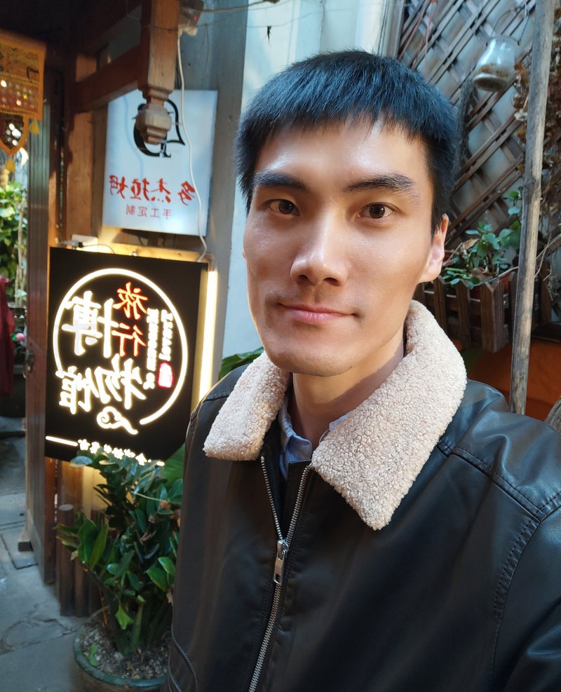 M82_男套图293照片+5视频（普通大学工作人员形象照 有和中超球星合影照片组 三十五岁成熟男人生活照）-12