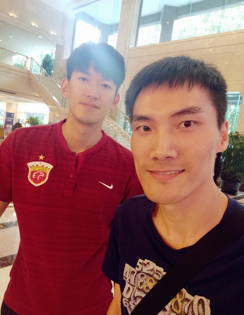 M82_男套图293照片+5视频（普通大学工作人员形象照 有和中超球星合影照片组 三十五岁成熟男人生活照）-9