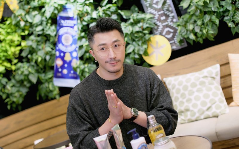 M94_男套图1269照片+6视频（C位男神美妆达人 英俊帅气三十岁男士自拍照 时尚潮流真实男人生活照片30岁）-15