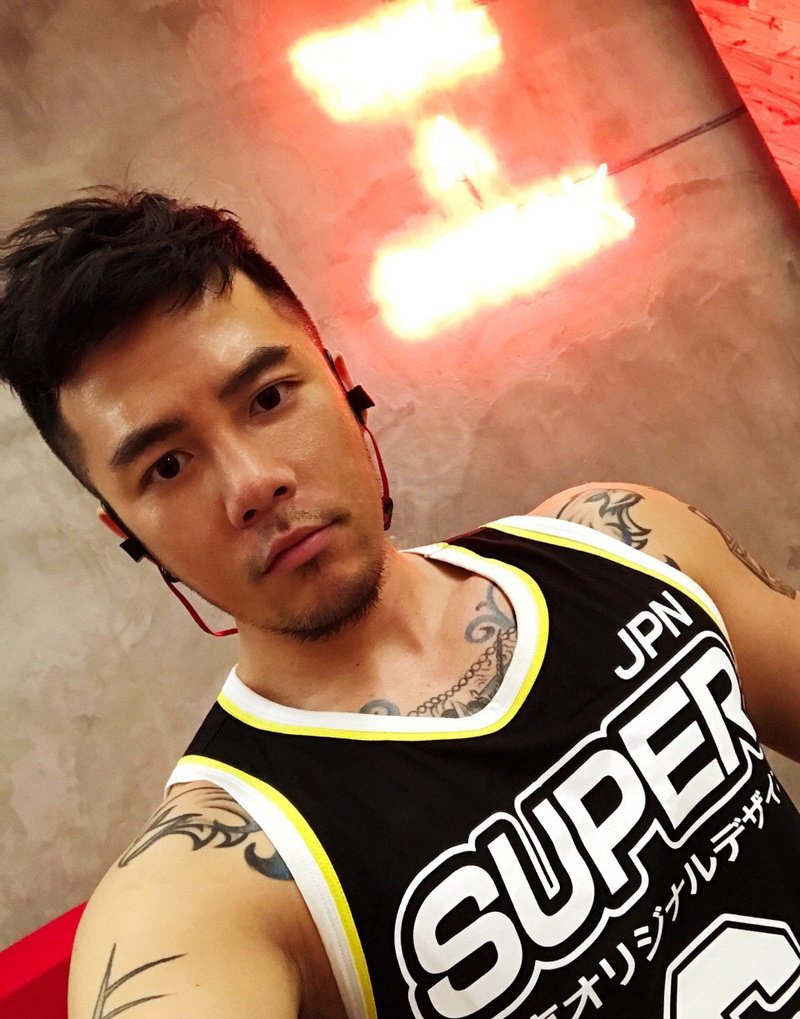 M96_男套图333照片+8视频（纹身男神 大腹肌有肌肉好身材男士形象照 帅气超man有男人味自拍照）-1