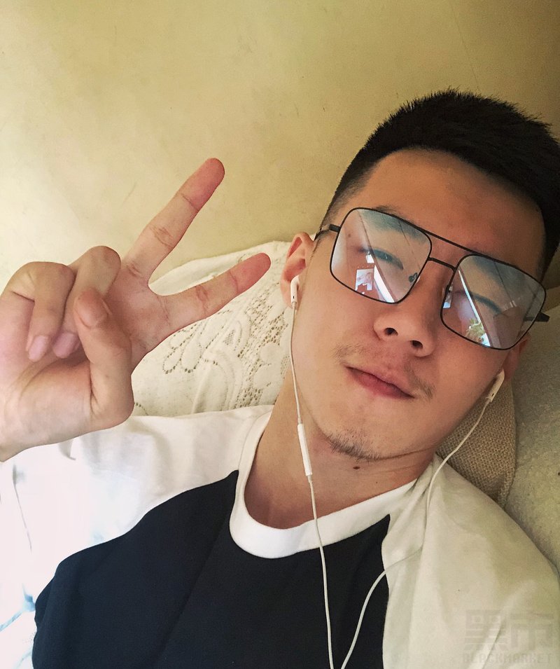 M97_男套图351照片+76视频（青年 成熟帅气多自拍男神图片合集 无水印高清同人网恋照片）-4
