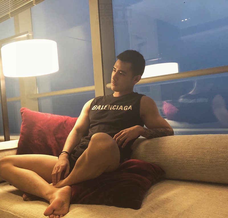 M101_男套图279照片+11视频（大胸肌男生混血帅哥生活照 时尚冷漠系男神自拍照一整套 ）-11