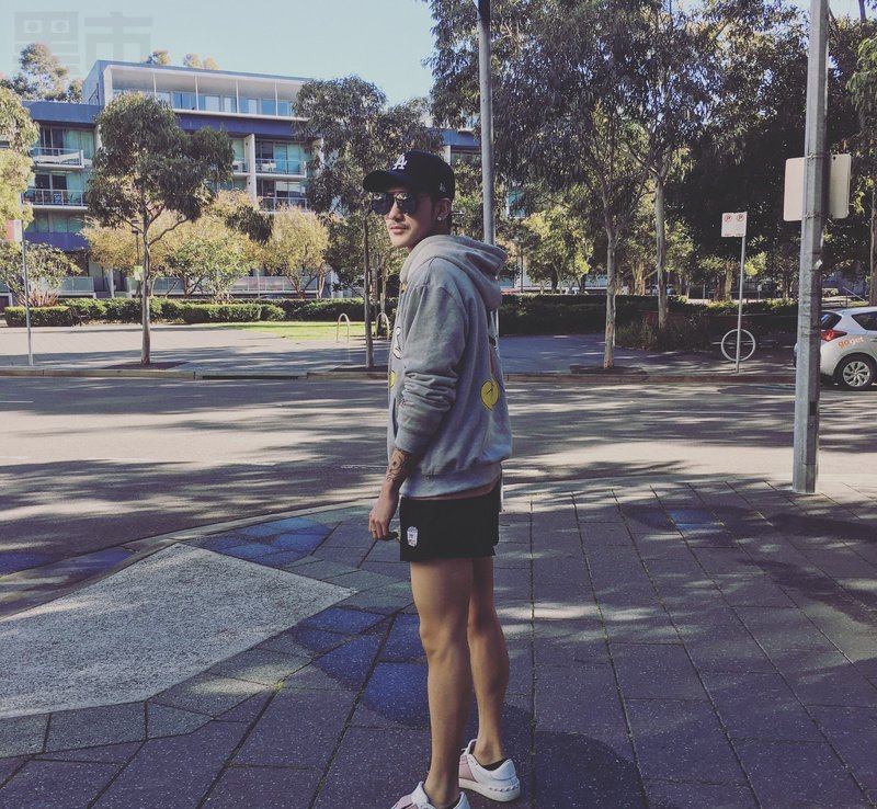 M101_男套图279照片+11视频（大胸肌男生混血帅哥生活照 时尚冷漠系男神自拍照一整套 ）-4