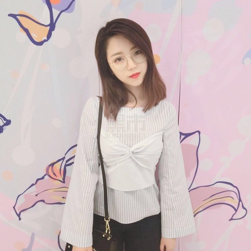 W73_女套图832照片+6视频（年轻女神时尚青年网恋照片微信微商营销同人套图打造朋友圈图片）-6