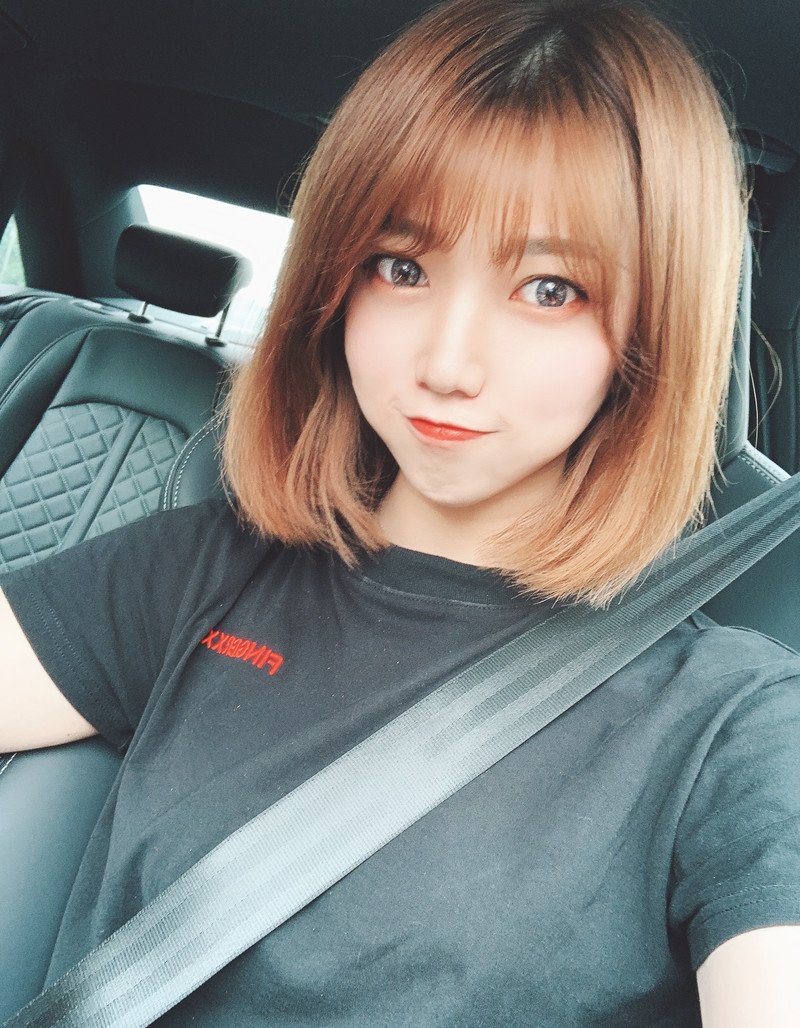 W73_女套图832照片+6视频（年轻女神时尚青年网恋照片微信微商营销同人套图打造朋友圈图片）-2