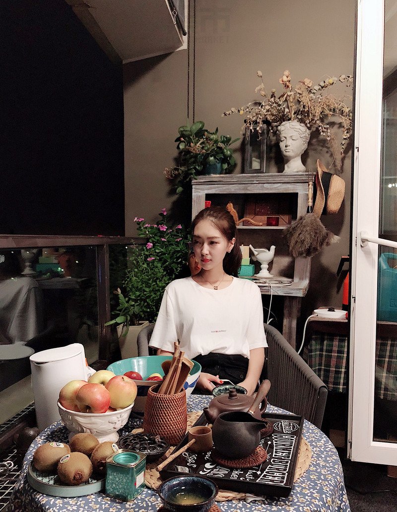 W84_女套图281照片+5视频（苗条美腿白富美生活照 高端青春女生自拍照 养号必备一整套同人图片）-10