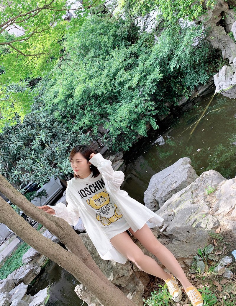 W82_女套图1706照片+74视频（中短发多彩生活女生女神自拍照日常照片微商素材打造QQ空间素材）-9