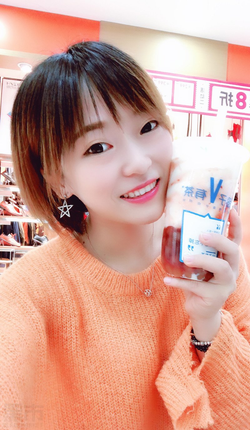 W82_女套图1706照片+74视频（中短发多彩生活女生女神自拍照日常照片微商素材打造QQ空间素材）-15