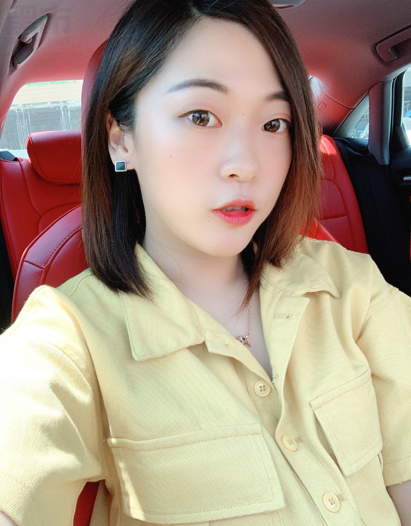 W82_女套图1706照片+74视频（中短发多彩生活女生女神自拍照日常照片微商素材打造QQ空间素材）-1