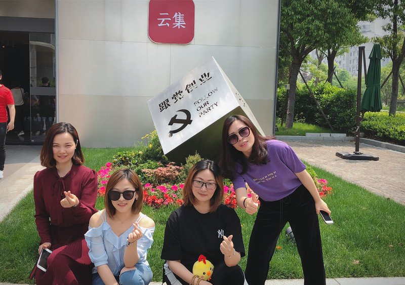 W82_女套图1706照片+74视频（中短发多彩生活女生女神自拍照日常照片微商素材打造QQ空间素材）-18