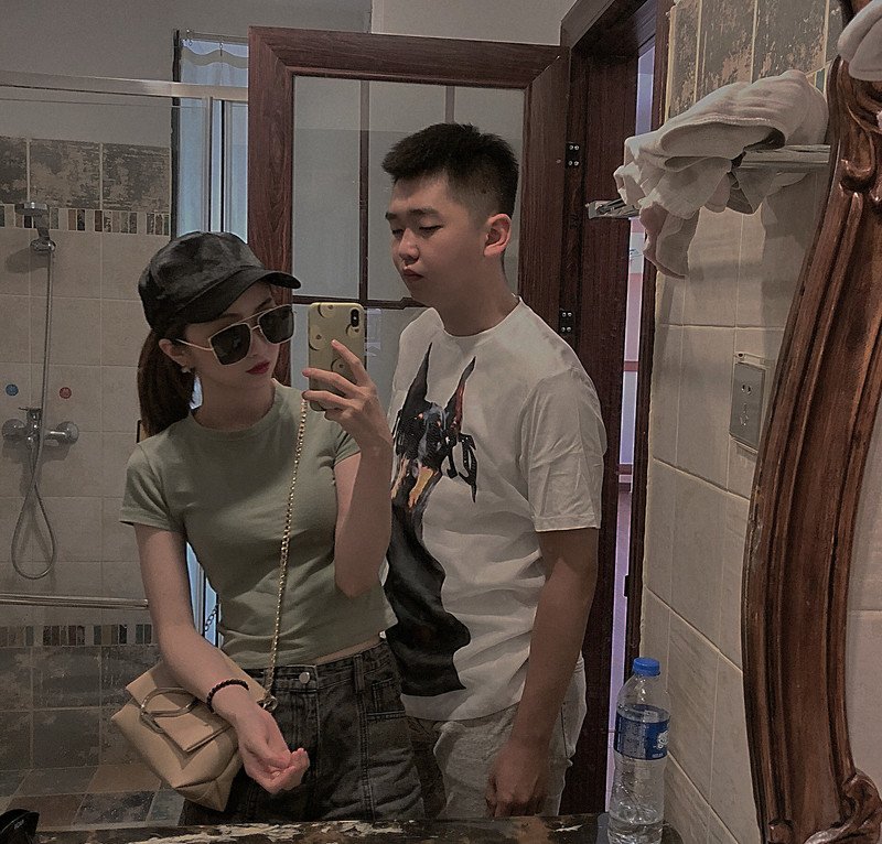 W79_女套图705照片（百变风格靓丽女神小姐姐同一个人照片 无水印高清真实网恋照片套图）-9