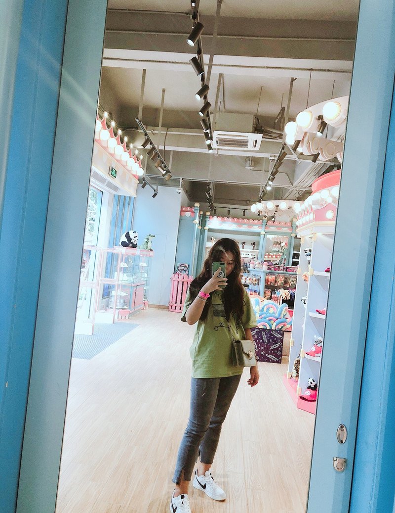 W89_女套图190照片（校园学生微胖真实年轻小女生照片合集 爱自拍同一个人女士微信微商营销养号）-14