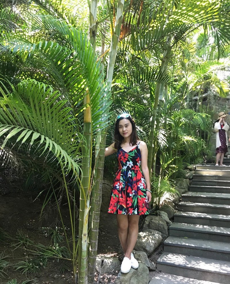 W99_女套图360照片（成功女性富婆素材合集形象照网恋照人物包装微信微商营销素材一整套）-17
