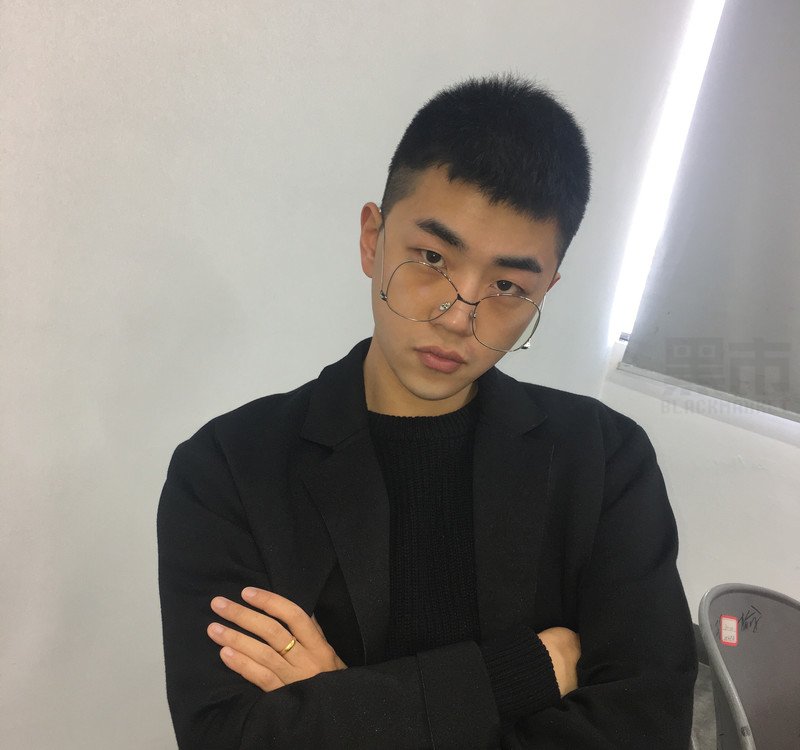 M104_男套图470照片+9视频（二十多岁帅气干净年轻男神生活照 小年轻好身材时尚网恋照片 ）-1