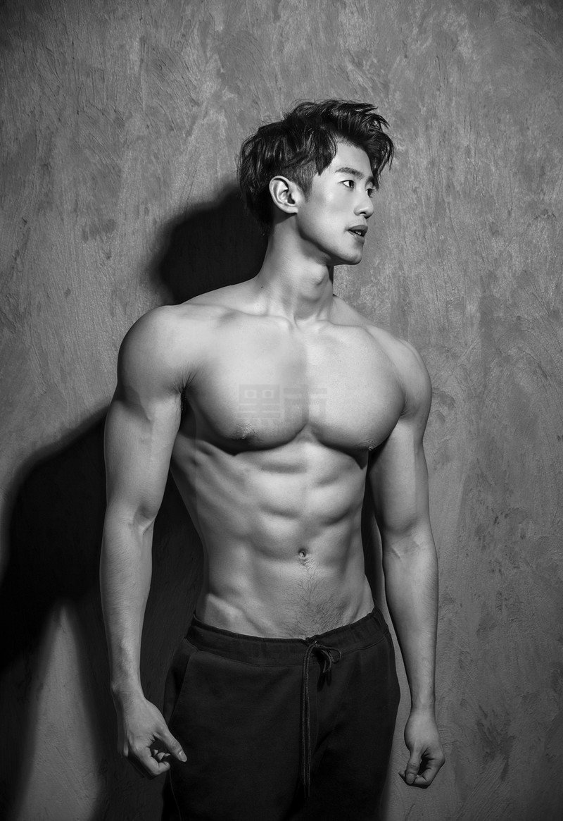 M107_男套图492照片+83视频（清爽男神高富帅男士生活照 好身材有腹肌帅气男神形象照）-17