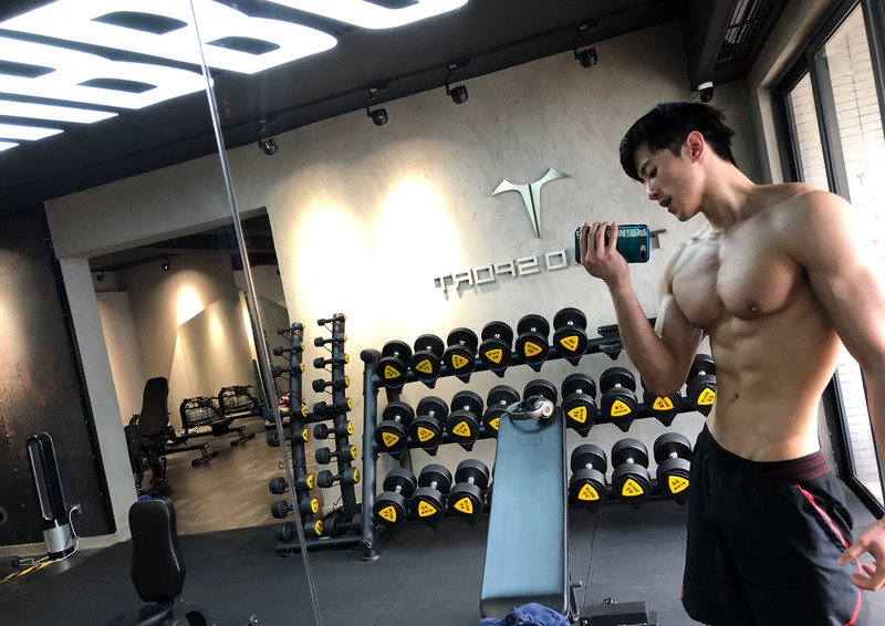 M107_男套图492照片+83视频（清爽男神高富帅男士生活照 好身材有腹肌帅气男神形象照）-2