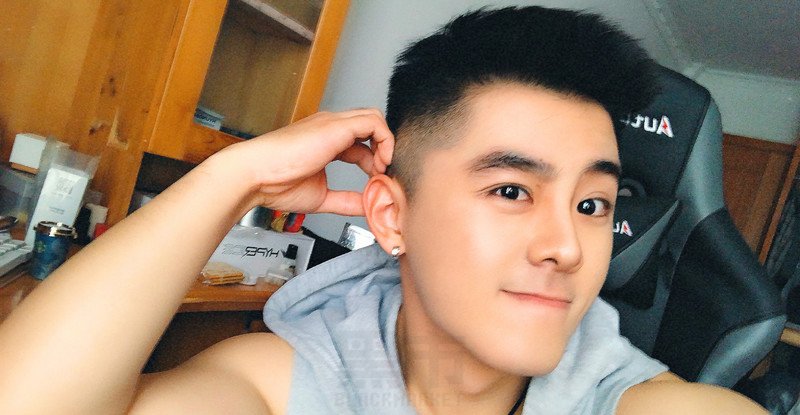 M110_男套图531照片+168视频（年轻的小奶狗男生自拍照 各种自拍卖萌的小青年生活照）-2