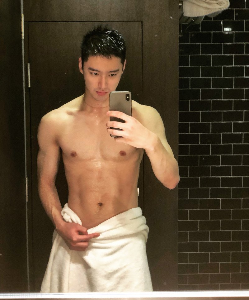 M115_男套图225照片+23视频（中年男神男士帅哥生活照 时尚帅气男神自拍照 有各地旅游照片）-7
