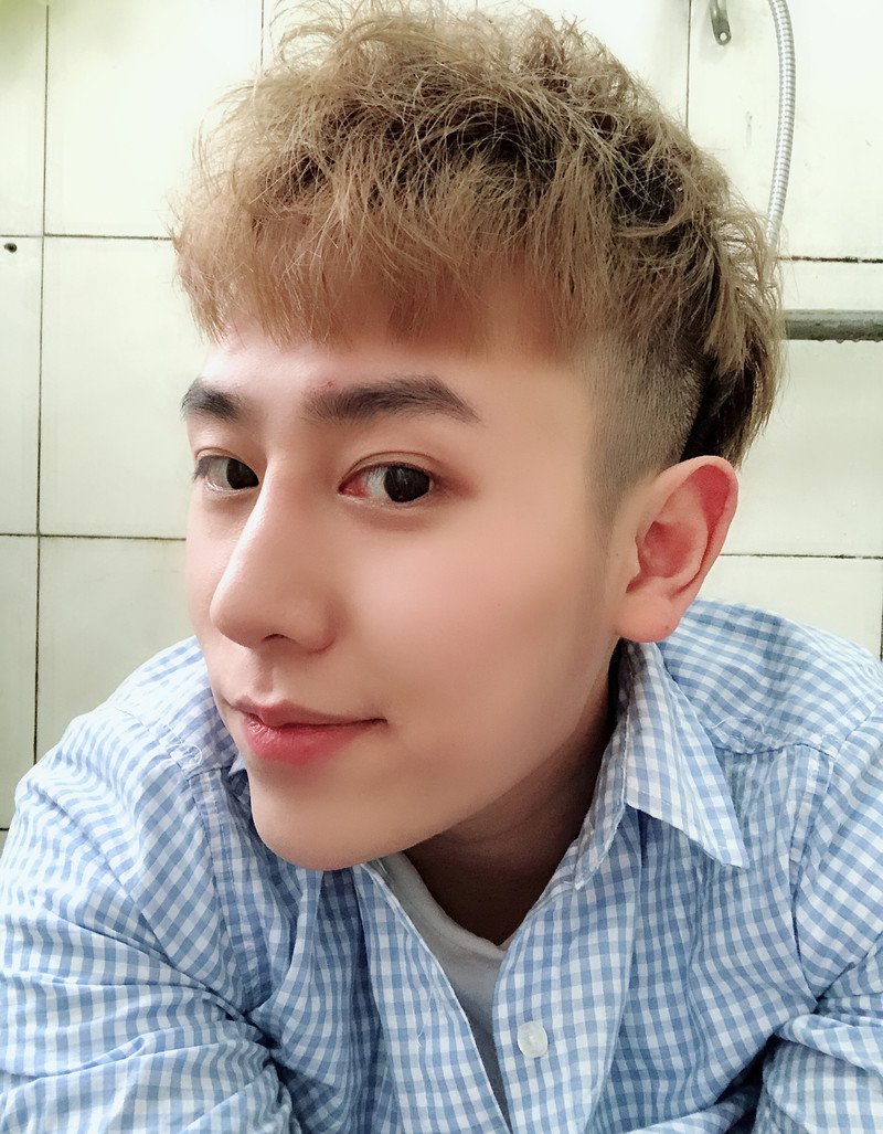 M118_男套图398照片+13视频（爱护肤美妆达人男神自拍照 青春活力男生帅哥生活照）-5