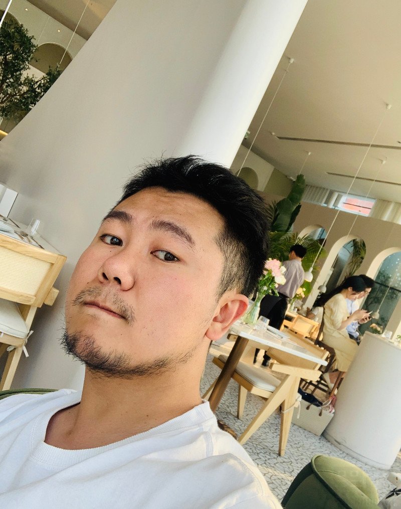 M136_男套图377照片+1视频（三十多四十岁左右帅哥生活照、普通男士同一个朋友圈包装）-1