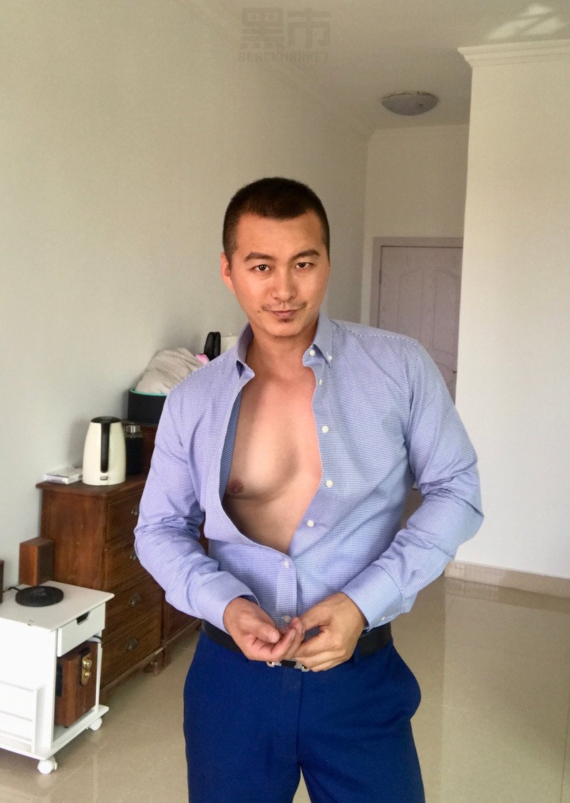 M138_男套图334照片+211视频（40岁非常man的高富帅男神生活照、时尚潮流成熟风格帅哥生活照）-3