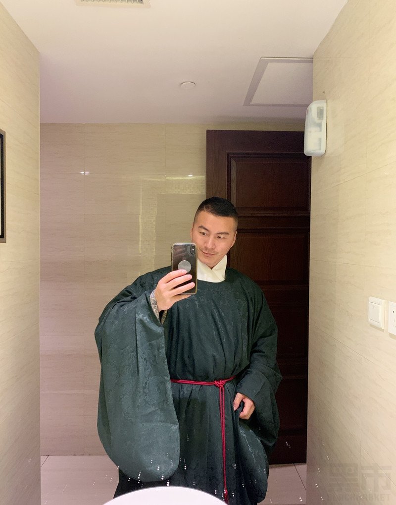 M138_男套图334照片+211视频（40岁非常man的高富帅男神生活照、时尚潮流成熟风格帅哥生活照）-16