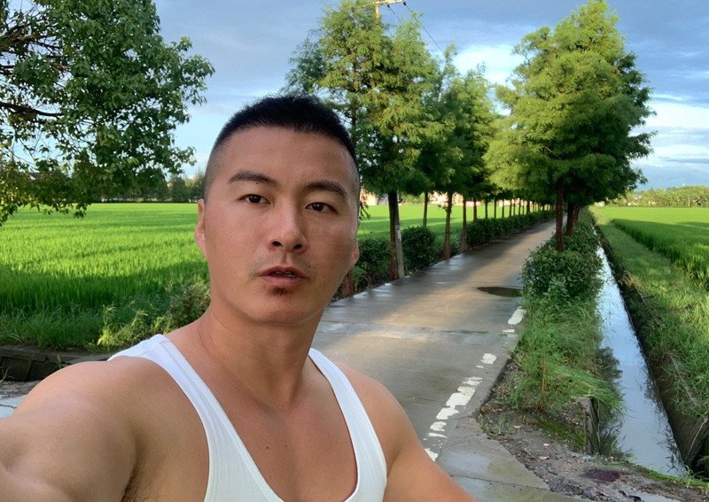 M138_男套图334照片+211视频（40岁非常man的高富帅男神生活照、时尚潮流成熟风格帅哥生活照）-5