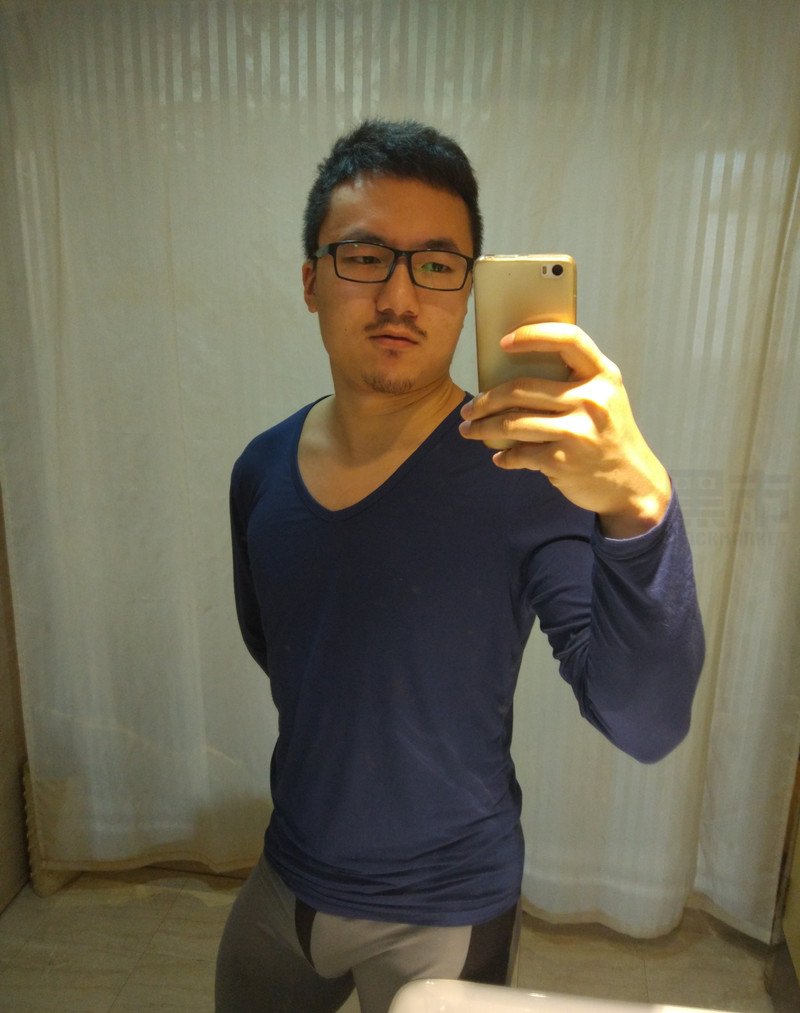 M137_男套图325照片（有胸肌的偏胖普通男生生活照、成熟男人味帅哥生活照图片合集）-18