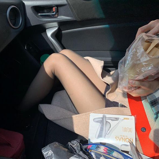 【丝袜控引流素材】707张美女穿丝袜的照片和33个丝袜视频打包下载-美腿诱惑素材