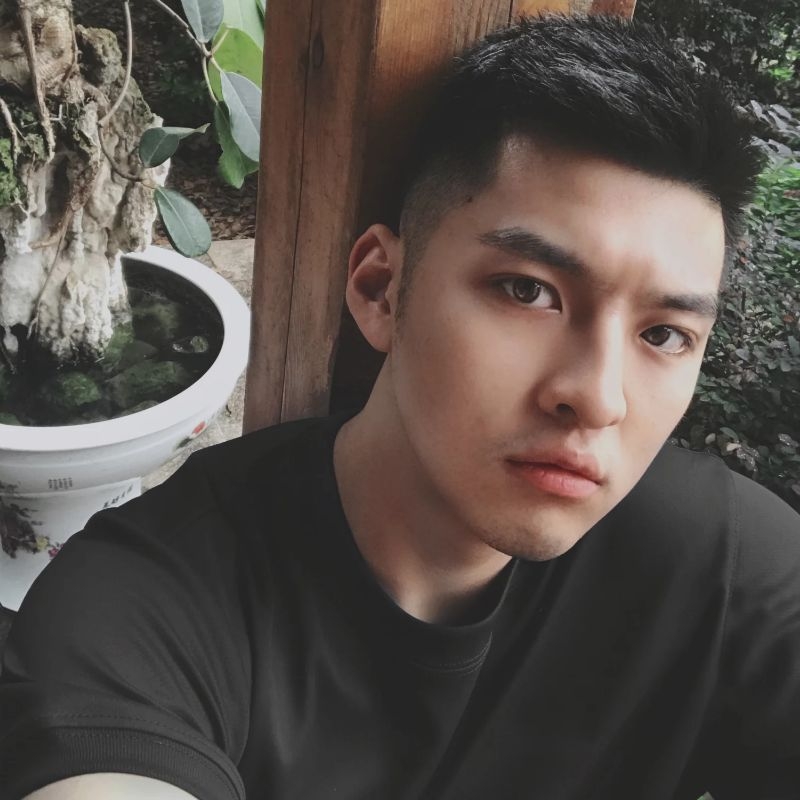 NN146（347张图+2个视频）年轻帅哥生活照套图_喜欢健身和旅游_带各季节照片_视频没自拍