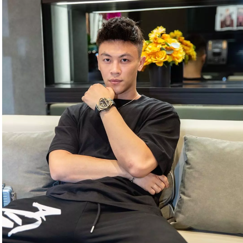 BB175（256张图+14个视频）香港成熟帅哥套图素材_有团队工作照，经常出差，健身，旅游，度假