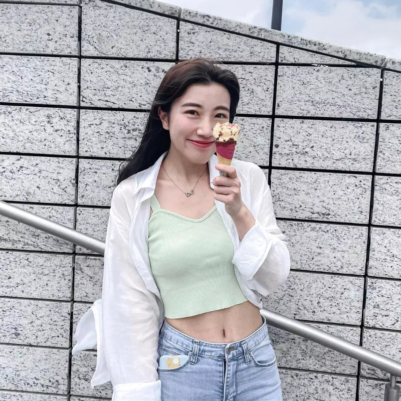CC195（673张图+7个视频）香港美女套图素材_有帮人带货，生活照超丰富，度假游玩等，视频没有