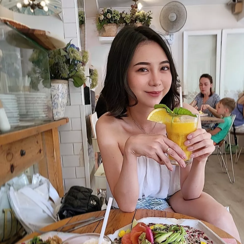 CC207（331张图+26个视频）台湾美女套图素材_喜欢世界旅游，户外拍摄较多，普通生活照为主，