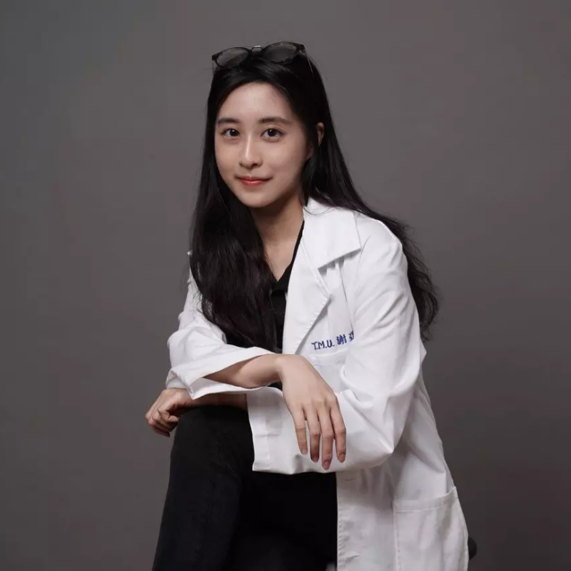 CC211（261张图+39个视频）台湾美女套图素材_台北医学大学女生，爱社交，游艇出海，度假，形