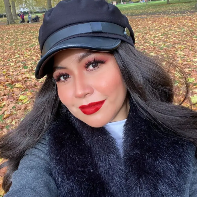 CC226（422张图+135个视频）欧美美女套图素材_爱美妆，化妆，美肤，有健身照和生活照，视频带